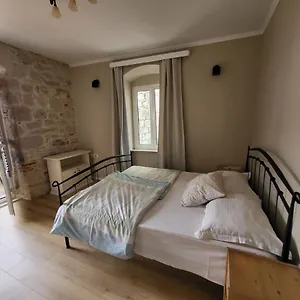 https://devivi-apartments.splithotels.org
